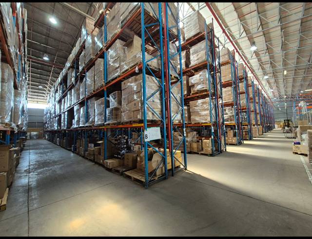 8,500M² WAREHOUSE FOR SALE IN LINBRO PARK